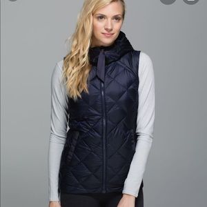 lululemon the Fluffiest Vest naval blue size 8